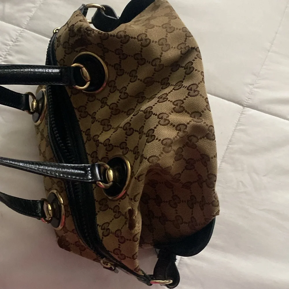 Gucci Tan and Black Satchel - Picture 2 of 8